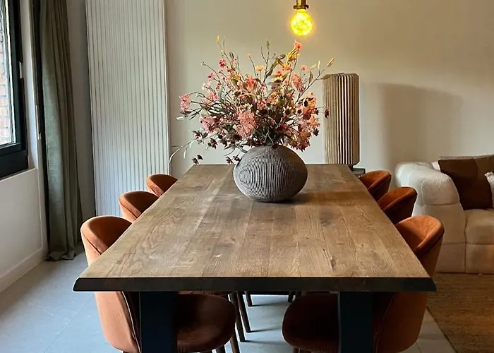 Апартаменты Cozy With Garden Гент